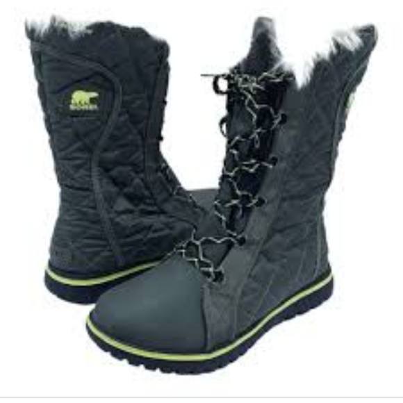 Sorel boots army green/lime green faux fur on top of the boot. waterproof - Picture 7 of 7